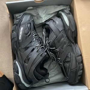 Led Balenciaga Tracks